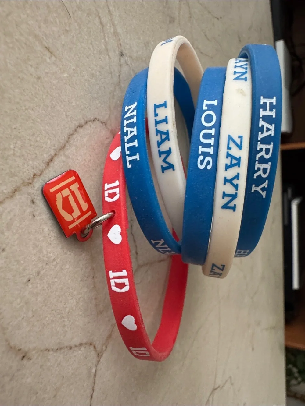 One Direction 1D Silicone Gummy 6 Bracelets Harry Liam Niall Zayn Louis